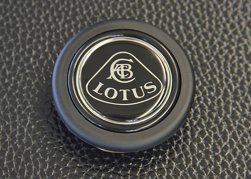 LOTUS ブラックロゴ　ホーンボタン