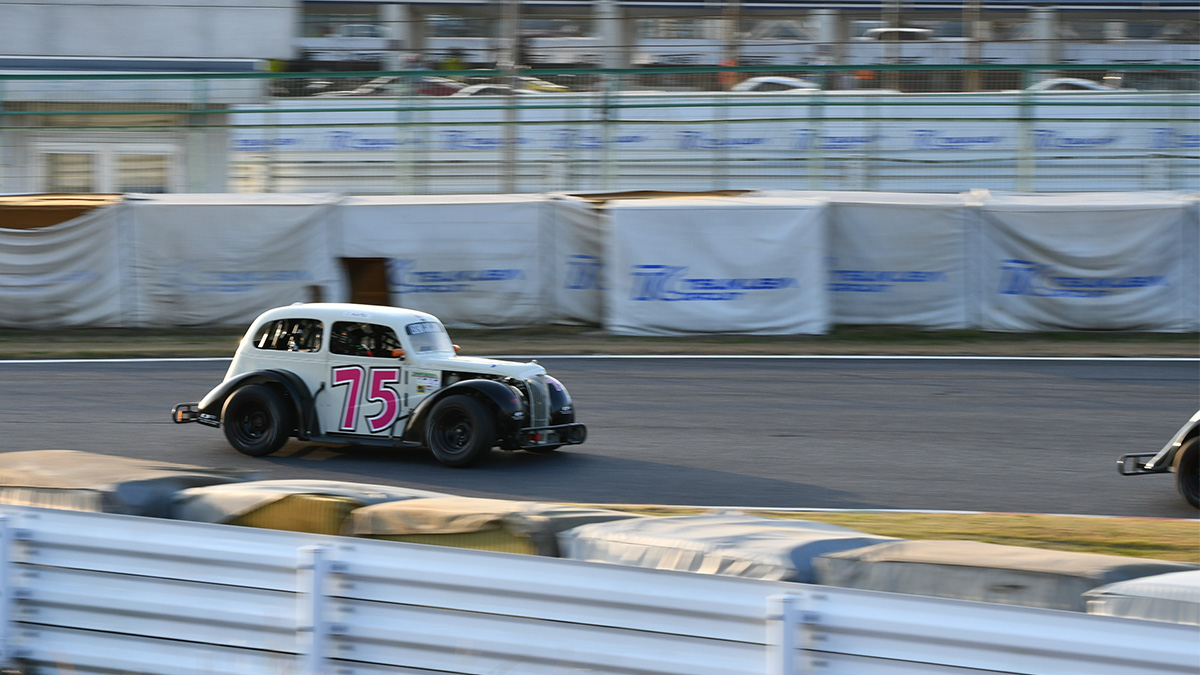 LEGEND CARS RACE