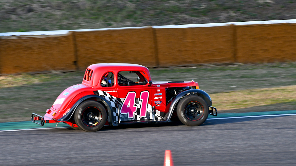 LEGEND CARS RACE